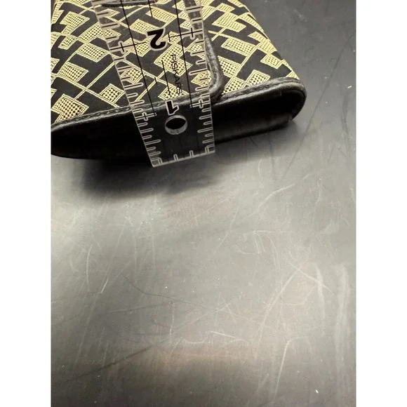 Tommy Hilfiger Women's Wallet Clutch Signature Monogram Black Beige Snap Closure - Picture 11 of 11